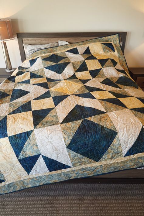 Blue Quilt Patterns, Bed Quilt Patterns, Ancient Tiles, Quick Quilts, Tiled Quilt, Quilt Pattern Book, Big Block Quilts, Heart Quilt Pattern, Quilt Pattern Download