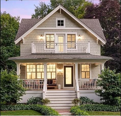 American Style House, Baddie Apartment, American Houses, American House, Apartment Bedroom, Sims House, Dream House Exterior, Prefab Homes, Craftsman House