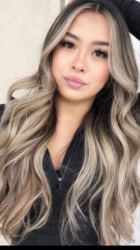 Girl With Dirty Blonde Hair, Highlights Latina, Asian Hair Balayage Ash, Mexican With Blonde Hair, Blonde Asian Hair, Ash Blonde Hair Balayage, Blonde Hair With Roots, Perfect Blonde Hair, Hair Color Asian