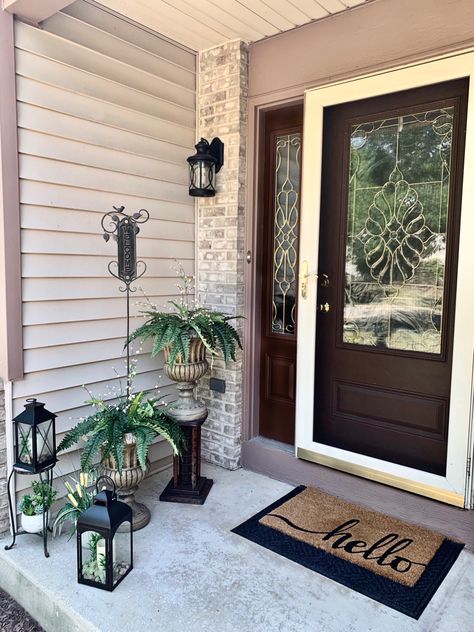 Front Entrance Decor, Small Backyard Landscaping Ideas, Porch Uk, Front Porch Ideas Australia, Entry Design, Front Porch Design, Small Entryways, Front Porch Ideas Curb Appeal, Small Front Porches