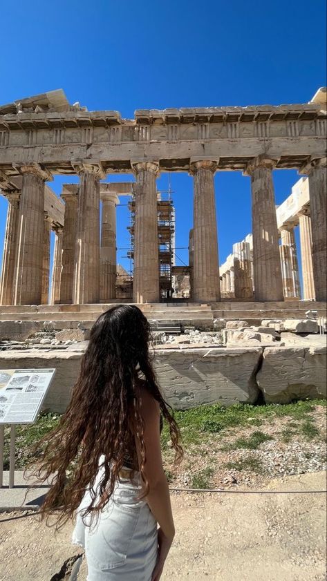 medusa aesthetic Acropolis Photo Ideas, Athens Photo Ideas, Athena Greece, Medusa Aesthetic, Athens Aesthetic, Athens Vacation, Girlies Aesthetic, Athena Aesthetic, Goddess Mythology