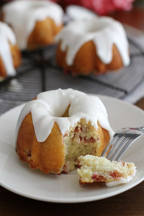 Mini Lemon-Rhubarb Bundt Cakes | Girl Versus Dough Mini Easter Desserts, Rhubarb Bundt Cake, Lemon Rhubarb, Spring Time Desserts, Lemon Bundt Cake, Roasted Strawberries, Mini Bundt Cakes, Rhubarb Recipes, Bundt Cakes Recipes