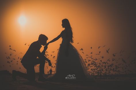 Photo #7 from Mital Patel Photography "Reema Sarthak Pre-Wedding" album Prewedding Ideas, Indian Wedding Poses, Pre Wedding Photoshoot Outfit, Bridal Makeup Images, Creative Fashion Photography, Wedding Photoshoot Poses, Couple Silhouette, Pre Wedding Poses, Cute Couples Photography