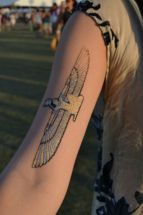 Ancient Egyptian Tattoo, Tattoos Egyptian, Egyptian Goddess Tattoo, Vogue Fashion Trends, Egyptian Tattoos, Epic Outfits, Stylish Clothes For Girls, New Girl Style, Coachella Style