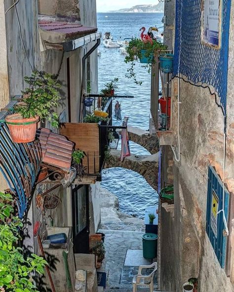 Italy Villages, Calabria Italy, Living In Italy, Italy Summer, Sardinia Italy, Italy Aesthetic, Southern Italy, Italian Summer, Northern Italy