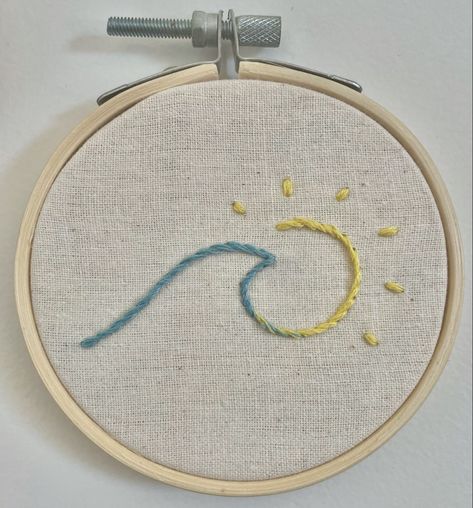 Sun And Wave Embroidery, Imbrodri Design Simple Flower, Simple Line Embroidery, Embroidery Waves Simple, Simple Wave Embroidery, Fun Embroidery Patterns, Summer Embroidery Patterns, Imbrodri Design Simple, Wave Embroidery Pattern