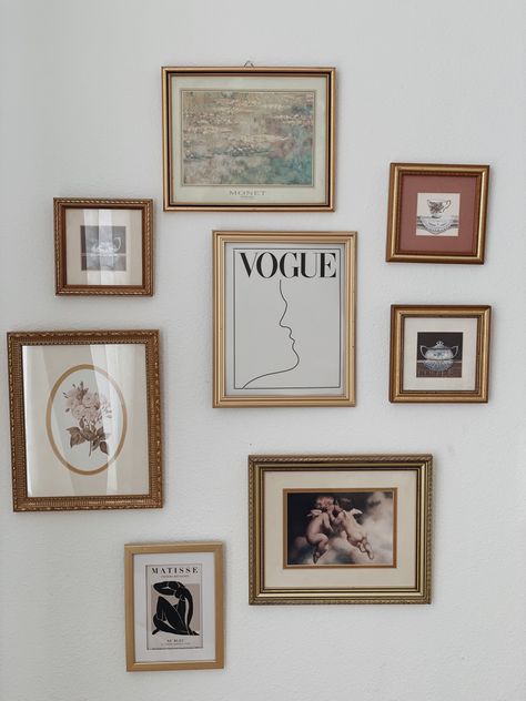 Wall Decor Clean Aesthetic, Parisian Bedroom Aesthetic Cozy, Parisian Aesthetic Wallpaper, European Aesthetic Bedroom, European Room Aesthetic, Parisian Aesthetic Bedroom, Vogue Aesthetic Bedroom, French Room Aesthetic, Parisian Gallery Wall