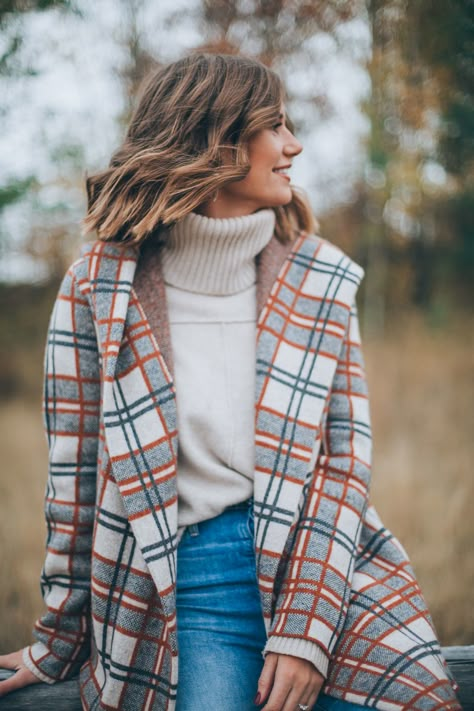 Pinterest: Bella_DeLeon Fall Fashion Coats, Mode Shoes, Winter Mode, Plaid Jacket, Mode Inspiration, Outfit Casual, Winter Fashion Outfits, Fall Winter Outfits, Outfits Casuales