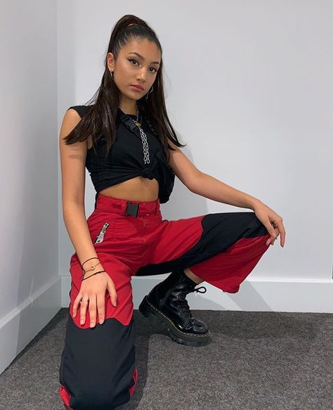 Comfy Rave Outfit, Red Festival Outfit, Techno Rave Outfit, Rave Outfit Ideas, Festival Fashion Outfit, Soft Grunge Outfits, Techno Outfit, Red And Black Outfits, Rave Fits