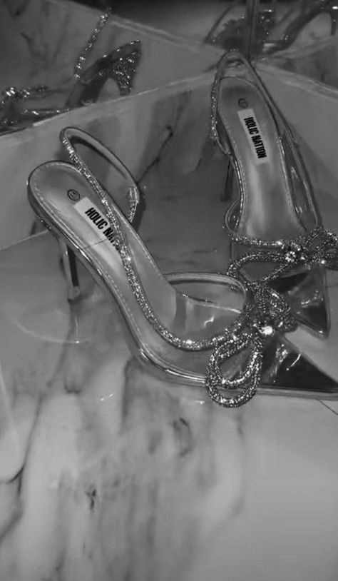 Bling Heels, Pretty Heels, Fancy Heels, Heels Aesthetic, Trendy Heels, Pretty Shoes Sneakers, Fashion Shoes Heels, Shoes Heels Classy, Shoes Outfit Fashion