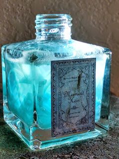 Potion Bottles Diy, Diy Potion Bottles, Slug Club, Diy Potions, Ocean Diy, Potions Recipes, Bottles Diy, Halloween Potion, Halloween Potion Bottles