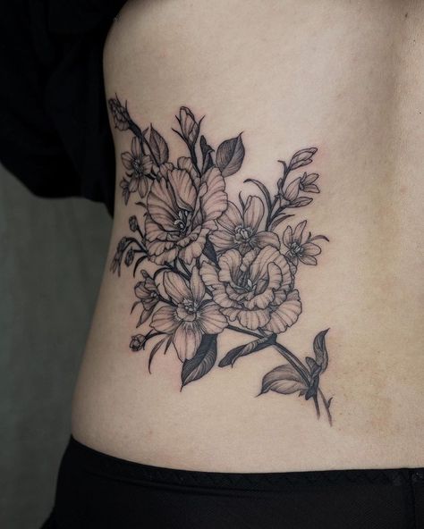 Y I N T A T on Instagram: “Delphinium & Lisianthus 💐 Done at @studio.yasaeng ✨ . . #floraltattoo #flowertattoo #finelinetattoo #꽃타투 #감성타투” Lisianthus Tattoo, Delphinium Flower Tattoo, Delphinium Tattoo, Delphinium Flowers, Fine Line Tattoos, Delphinium, Tattoo Inspo, Tattoos And Piercings, Flower Tattoo