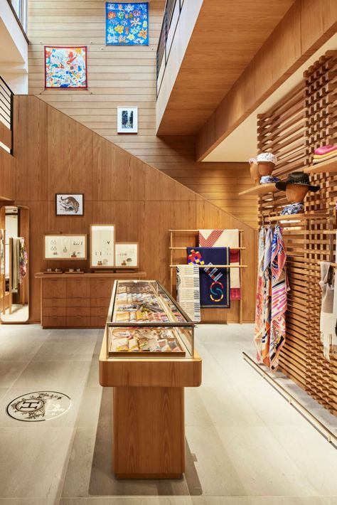 Hermès Opens Door to Beauty Hermes Aesthetic Fashion, Hermes Photography, Designer Ski Wear, Hermes Shop, Winter 2023, Fashion Shoot, Aesthetic Fashion, Aspen, Blue Fashion