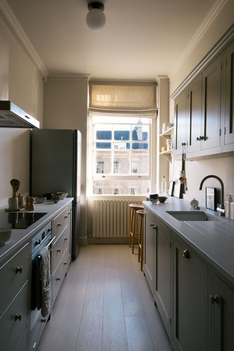 Cereal magazine founders Rosa Park and Rich Stapleton deVol galley kitchen in Bath, England. #remodelista #remodel #kitchen #kitchendesign #galleykitchen Galley Kitchen Layout, Small Galley Kitchen, Cartoon Kitchen, Galley Kitchen Design, Galley Kitchen Remodel, Galley Style Kitchen, Devol Kitchens, Galley Kitchens, Narrow Kitchen