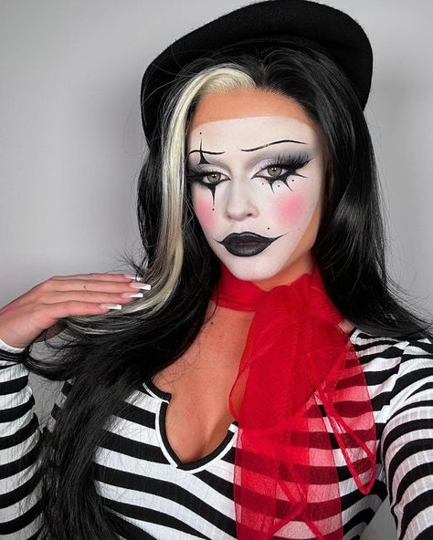 Easy Clown Halloween Makeup, Halloween Makeup Simple, Makeup Ideas Cute, Halloween Makeup Terror, Halloween Makeup Looks Easy, Simple Halloween Makeup, Makeup Looks Easy, Unique Halloween Makeup, Clown Costume Women