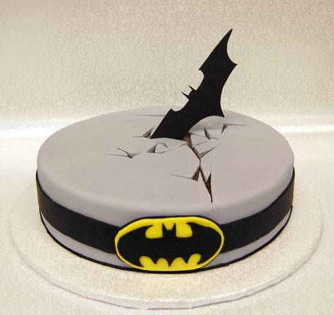 Batman Food, Easy Batman Cake, Bat Cake, Batman Birthday Cakes, Special Event Cakes, Superhero Birthday Cake, Batman Cake, 21st Cake, Batman Birthday Party