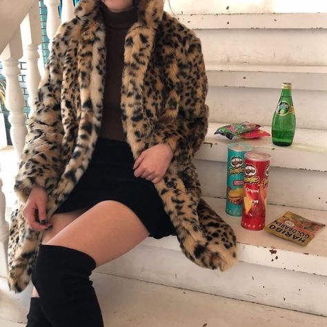 Single Pringle, Madison Montgomery, Buffy Summers, Leopard Coat, Leopard Print Coat, Trigger Happy, Coat Outfit, Looks Black, Print Coat