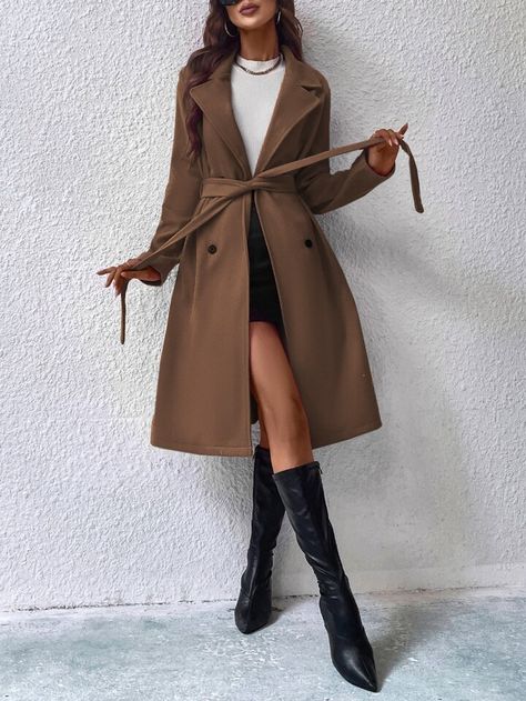 Fall outfits inspiration Long Brown Trench Coat, Uk Style Woman Outfits, Brown Trenchcoat, Boss Lady Style, Long Brown Coat, Brown Coat Women, Trench Coat Beige, Women's Trench Coat, Stylish Winter Coats