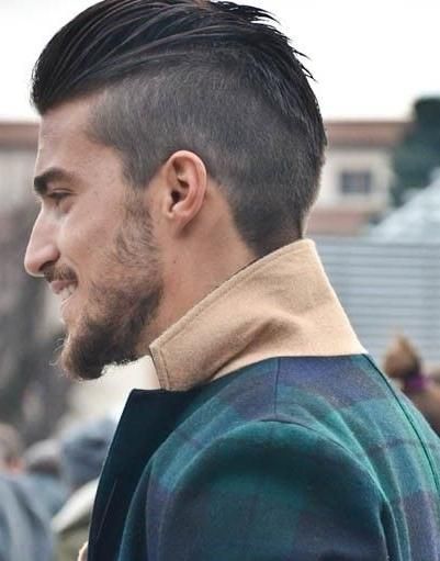 Men's hairstyle, Shaved sides and Hairstyles on Pinterest Popular Haircuts For Men, Haircut Man, Oval Face Men, Mens Medium Length Hairstyles, Makeup Beauty Hacks, Best Haircuts For Men, Undercut Men, Shaved Side Hairstyles, Long Hair On Top