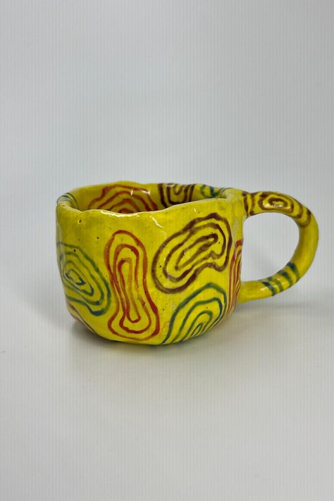 Unique yellow hand-painted and handmade ceramic mug! Groovy Pottery, Pinch Pot Mug, Kitchen Pottery, Building Inspiration, Pinch Pot, Hand Building, Painted Pottery, Pinch Pots, Pot Designs