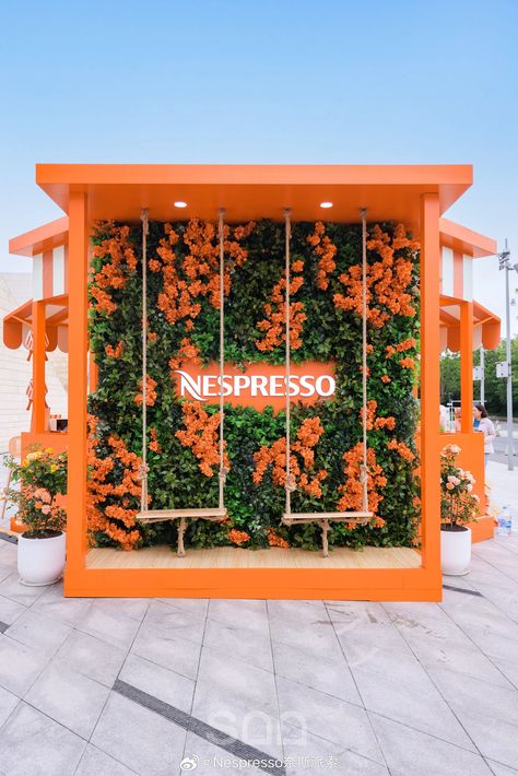 Nespresso Seaside Newsstand Pop-Up Activation, Qinhuangdao Aranya China. Immersive Pop Up Store, Activation Event Ideas, Pop Up Kiosk Design, Vanderpump Cocktail Garden, Wellness Pop Up Event, Food Activation Ideas, Pop Up Store Outdoor, Cool Booth Design, Pop Up Experience