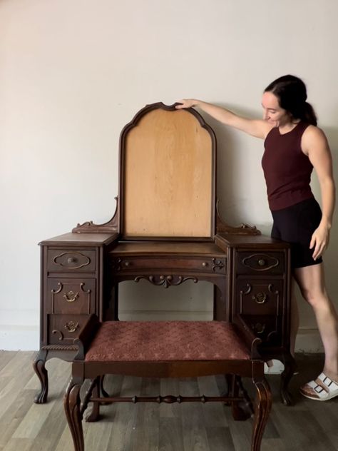 DIY Black Vintage Vanity Makeover with Mirror and Stool - Oak & Grain Home Victorian Makeup Vanity, Vanity With Stool, Vintage Desk Vanity, Mirror Dresser Makeover, Vintage Vanity Ideas, Diy Vanity Desk, Vintage Vanity Makeover, Vintage Vanity Table, Gothic Vanity