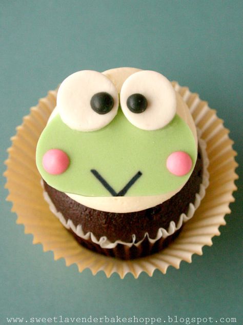 Keroppi cupcake topper Keroppi Cupcake, Keroppi Birthday, Frog Core, Yummy Things To Bake, Frog Cupcakes, Artworks Ideas, Frog Party, Summer Cupcakes, Sanrio Keroppi