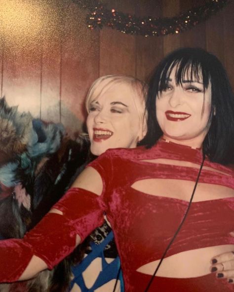 DR HOGG on Instagram: “Good times flashback 💫💎💄💋thank you  @princesssuperstar for sending ⭐️ #siouxsiesioux ♥️ #nagnagnag 💞” Siouxsie Sioux 2023, Pam Hogg, Siouxsie And The Banshees Pfp, Robert Smith Siouxsie And The Banshees, Siouxsie Sioux, 80s Goth, Siouxsie And The Banshees Spellbound, Siouxie And The Banshees Album Covers, Goth Music