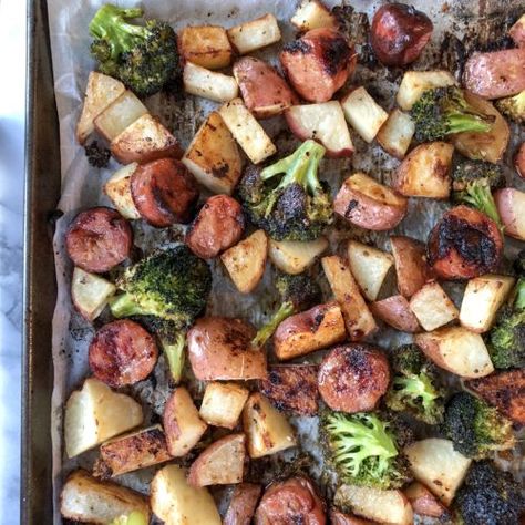 Sausage Potato Broccoli, Sheet Pan Suppers Recipes, Sheet Pan Supper, Broccoli Sausage, Punch Drink, Easy Supper Recipes, Bars Dessert, Mango Rum, Potato Broccoli