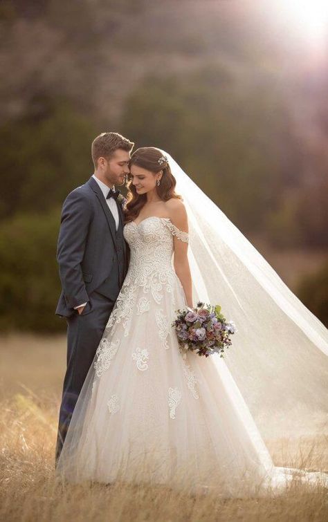 Neckline Ideas, Lace Sweetheart Wedding Dress, Groom Pose, Wedding Dresses Lace Ballgown, Celebrity Wedding Dresses, Wedding Picture Poses, Essense Of Australia, Sweetheart Wedding Dress, Wedding Couple Poses