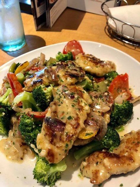 Keto & Low Carb Recipes | Olive Garden, chicken scampi with broccoli instead of the pasta | Facebook Keto Chicken And Broccoli Casserole, Keto Chicken And Broccoli, Olive Garden Chicken Scampi, Chicken Scampi Recipe, Broccoli Casserole Recipe, Olive Garden Chicken, Chicken Scampi, Carb Free Recipes, Chicken Shawarma Recipe