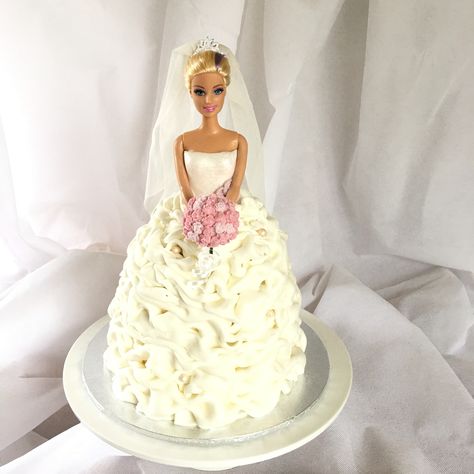 Barbie bride cake Barbie Bride Cake, Barbie Bridal Shower Cake, Wedding Barbie Cake, Barbie Wedding Cake, Barbie Bachelorette Cake, Barbie Themed Wedding, Barbie Themed Bridal Shower Ideas, Fairytale Brunch, Barbie Bridal Shower Ideas