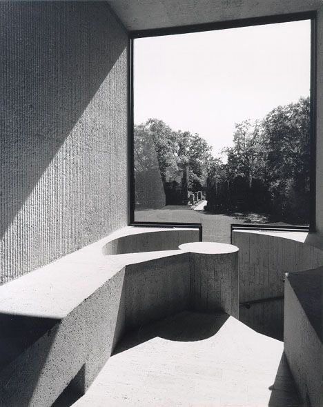 Des Moines Art Center - Des Moines Iowa USA - I. M. Pei 1968 Im Pei, Everson Museum, I M Pei, Syracuse New York, Loft Interiors, Syracuse Ny, Light Shadow, Art Museums, Minimalist Architecture