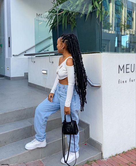 Big Jeans Outfit Black Women, Big Jeans Outfit, Jeans Outfit Black Women, Day Time Outfits, Big Jeans, Outfit Black Women, Outing Outfit, Dress Up Day, Effortlessly Chic Outfits