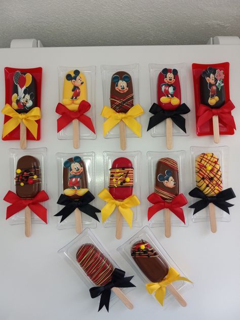 Mickey Mouse Safari Cake Pops, Mickey Mouse Cakesicles, Mickey Cakesicles, Mickey Mouse Popsicles, Mickey Chocolate Covered Pretzels, Mickey Mouse Marshmallow Pops, Cake Pop Designs, Mickey Party, Popsicles