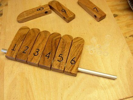 Shut The Box Game Diy Plans, Shut The Box Game Diy, Wooden Games Diy, Wooden Projects To Sell, Oversized Games, Wood Board Games, Christmas Advent Activities, Diy Wooden Games, Shut The Box Game