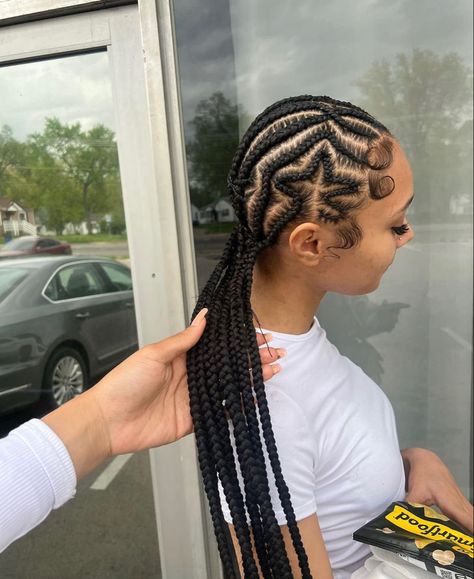 Braids Going Back With Design, Cornrows With Star Design, Star Feed In Braids, Slick Back Braids Black Women, 8 Straight Back Braids, Star Straight Back Braids, Stitch Braids With Star Design, Star Stitch Braids, Canrows Going Back Braids