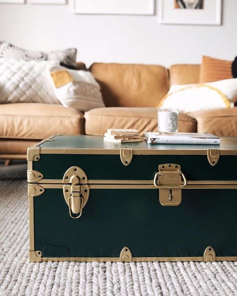 Coffee Table Flip, Diy Trunk, Trunk Makeover, Lone Fox, Muebles Shabby Chic, Trunk Coffee Table, Metal Trunks, Thrifted Home Decor, Old Trunks