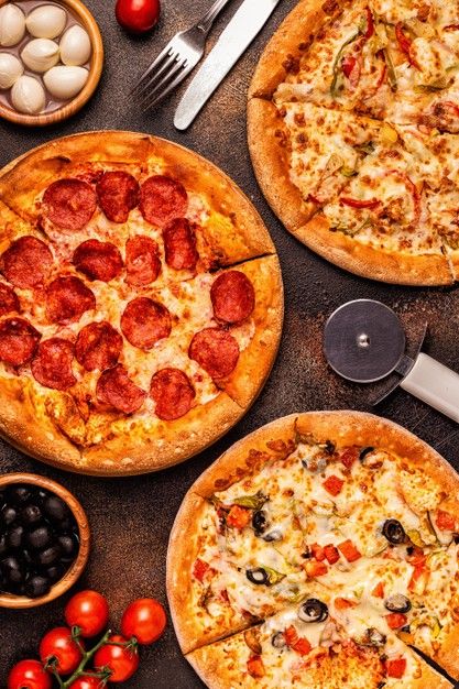 Eating Pizza Aesthetic, Pizza Aesthetic, Reheat Pizza, Pizza Photo, Authentic Italian Pizza, Pizza Appetizers, Vegetarian Chicken, Eating Pizza, Food Content