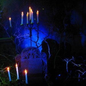 Halloween Cemetary, Halloween Outdoors, Haloween Decor, Halloween Gravestones, Halloween Lighting, Vampire Stuff, Halloween 2010, Halloween Weddings, Halloween Animated