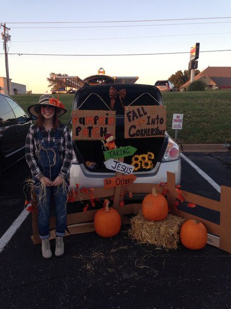 Scarecrow Trunk Or Treat Ideas For Cars, Scare Crow Trunk Or Treat, Deer Trunk Or Treat Ideas, Farm Trunk Or Treat Ideas For Cars, Fall Themed Trunk Or Treat Ideas, Trunk Or Treat Scarecrow Theme, Trunk Or Treat Farm Theme, Scarecrow Trunk Or Treat Ideas, Fall Trunk Or Treat Ideas