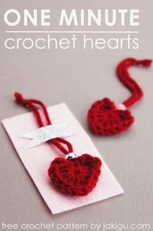 one minute crochet heart - free crochet pattern | jakigu.com Crocheted Hearts, Marque-pages Au Crochet, Crochet Hearts, Crochet Heart Pattern, Confection Au Crochet, Valentines Crochet, Crochet Simple, Crochet Bookmarks, Quick Crochet