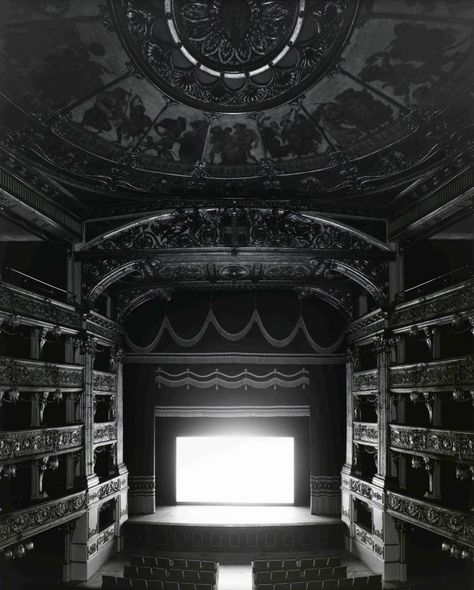 Hiroshi Sugimoto. Le Notti Bianche | My Art Guides Classic Movie Theaters, Hiroshi Sugimoto, Theatre Photography, Different Points Of View, Drive In Theater, Conceptual Photography, Black And White Film, Photography Projects, Bw Photo