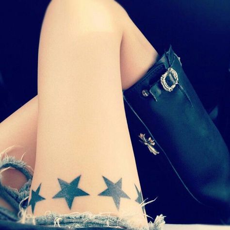 Thigh Star Tattoo, Star Tattoo Thigh, Star Thigh Tattoo, Leg Garter Tattoo, Garter Belt Tattoo, Garter Tattoos, Belt Tattoo, Piercings And Tattoos, Thigh Garter Tattoo