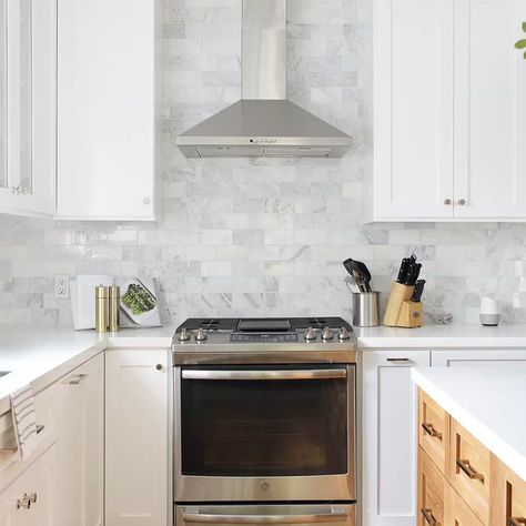 Kitchen Remodel Cost, Kitchen Backsplash Ideas, House Vibes, Kitchen Backsplash Designs, Backsplash Designs, Smitten Kitchen, U Bahn, Kitchen Marble, Kitchen Tiles Backsplash