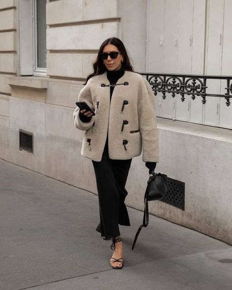 FYI: The TikTok-Viral Mango Shearling Coat Is Back in Stock | Who What Wear Dresses In The Winter, Shearling Jacket Outfit, Faux Fur Coats Outfit, Mango Coats, Fur Coat Outfit, Oversized Wool Coat, Classic Trench Coat, Workwear Fashion, Evening Outfits