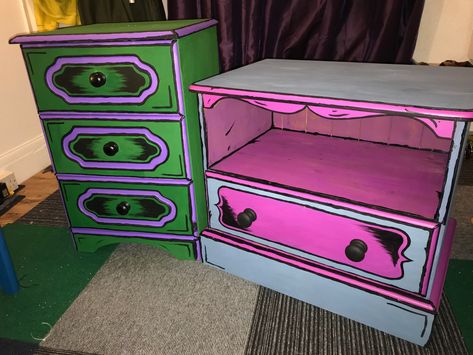 Cartoon Furniture Design, Quirky Furniture Diy, Weird Home Decor Diy, Weird Furniture Unique, 80s Moodboard, Cartoon Furniture, Graffiti Furniture, Weird Furniture, Comic Cartoon