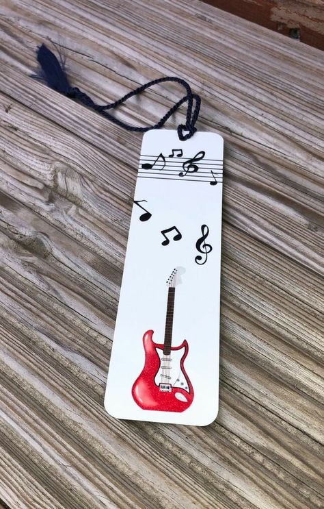 Guitar Bookmark, Handmade Bookmarks Diy, Creative Bookmarks, Bookmark Craft, Watercolor Bookmarks, Diy Bookmarks, Piano Keys, Book Markers, Metal Bookmarks