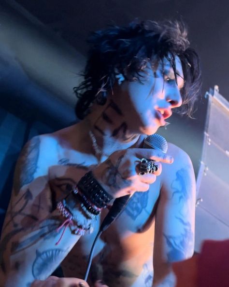 Palaye Royale Tattoo, Palaye Royale Aesthetic, Remington Leith, Emerson Barrett, Ex Bf, Palaye Royale, Music Heals, I'm A Simp, Pretty Men