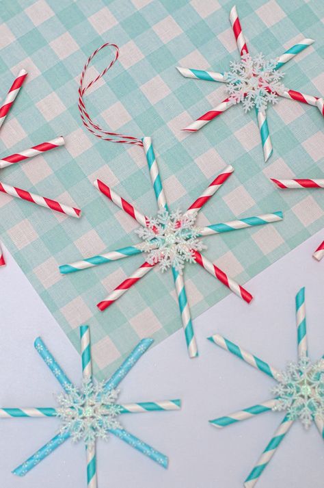 Snowflakes Diy Kids, Christmas Tree Ornaments Ideas, Tree Ornaments Ideas, Straws Crafts, Paper Straws Crafts, Straw Craft, Straw Ornaments, Snowflake Ornaments Diy, Craft Ideas For Beginners